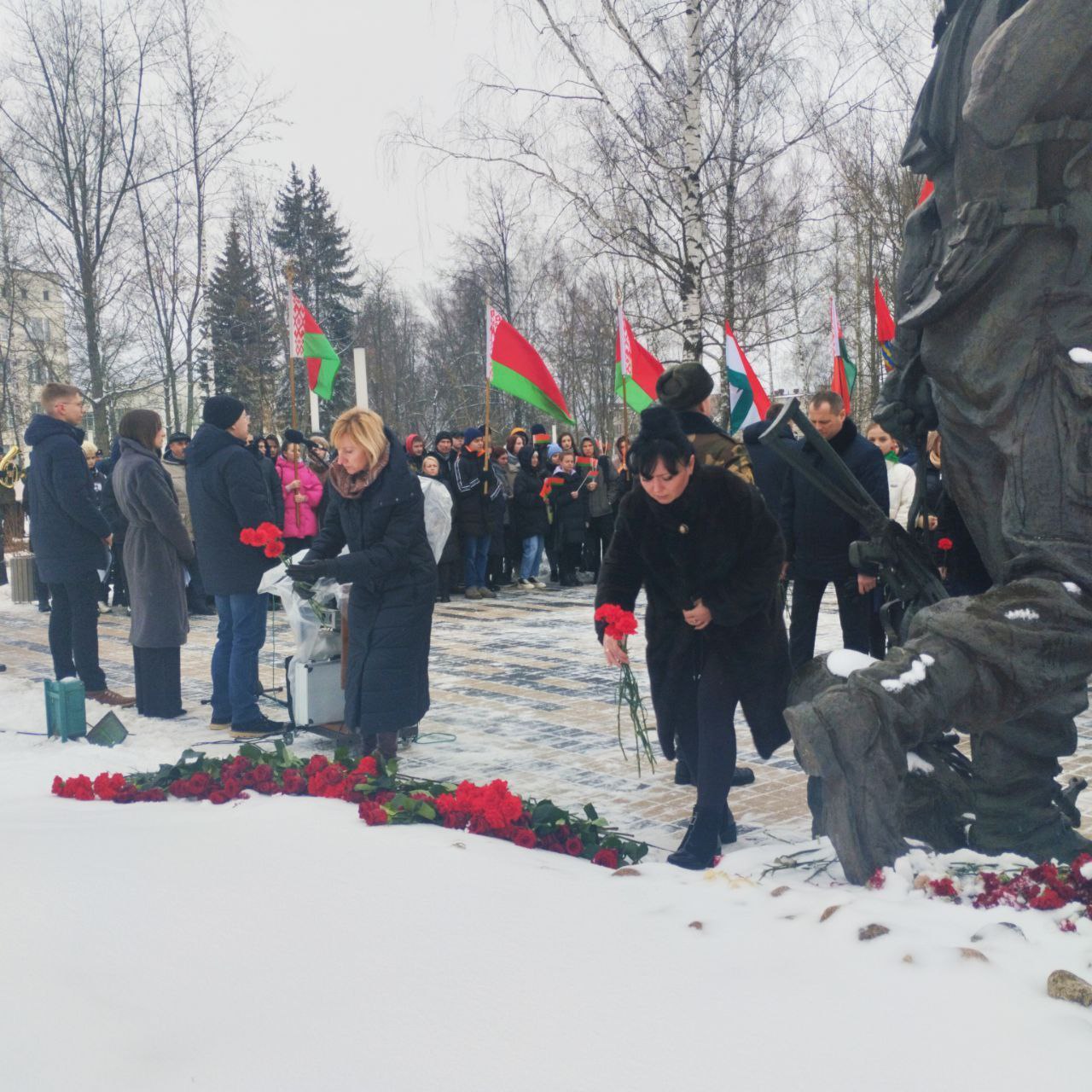 МИТИНГ У ПАМЯТНИКА ВОИНАМ-ИНТЕРНАЦИОНАЛИСТАМ