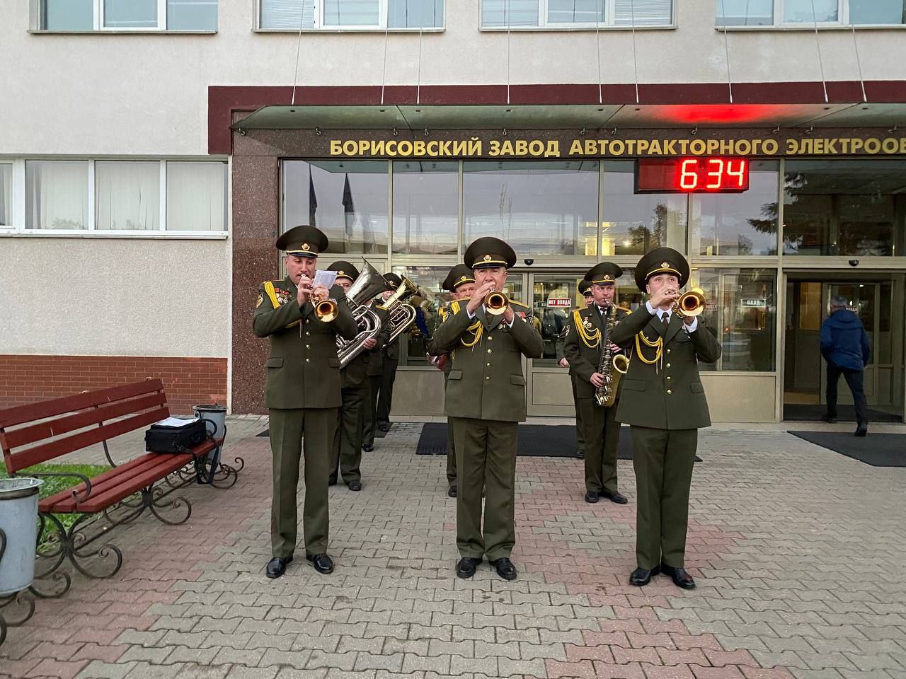 В ПРЕДДВЕРИИ ПРАЗДНИКА